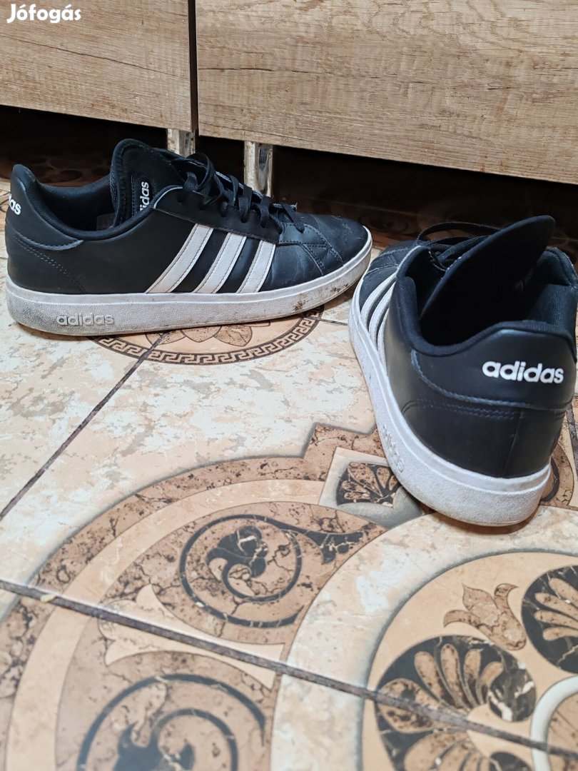 Adidas ferfi 46 méretű sport cipő eladó!