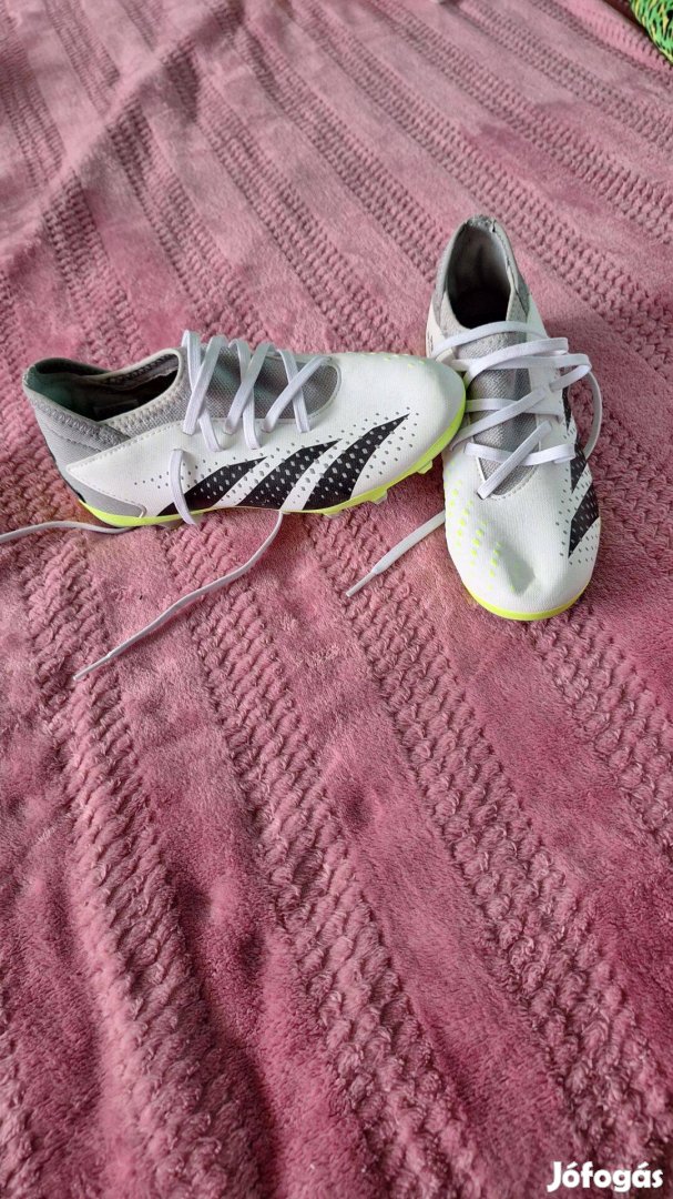 Adidas foci cipő