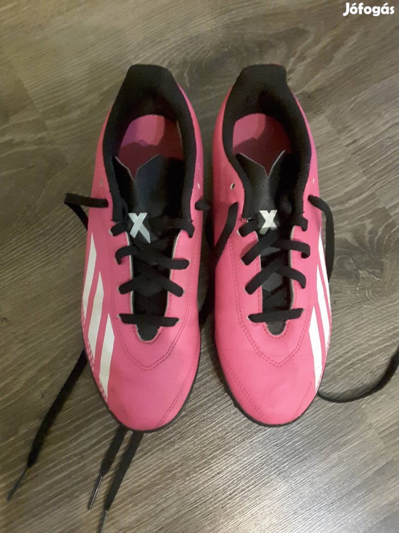 Adidas foci cipő