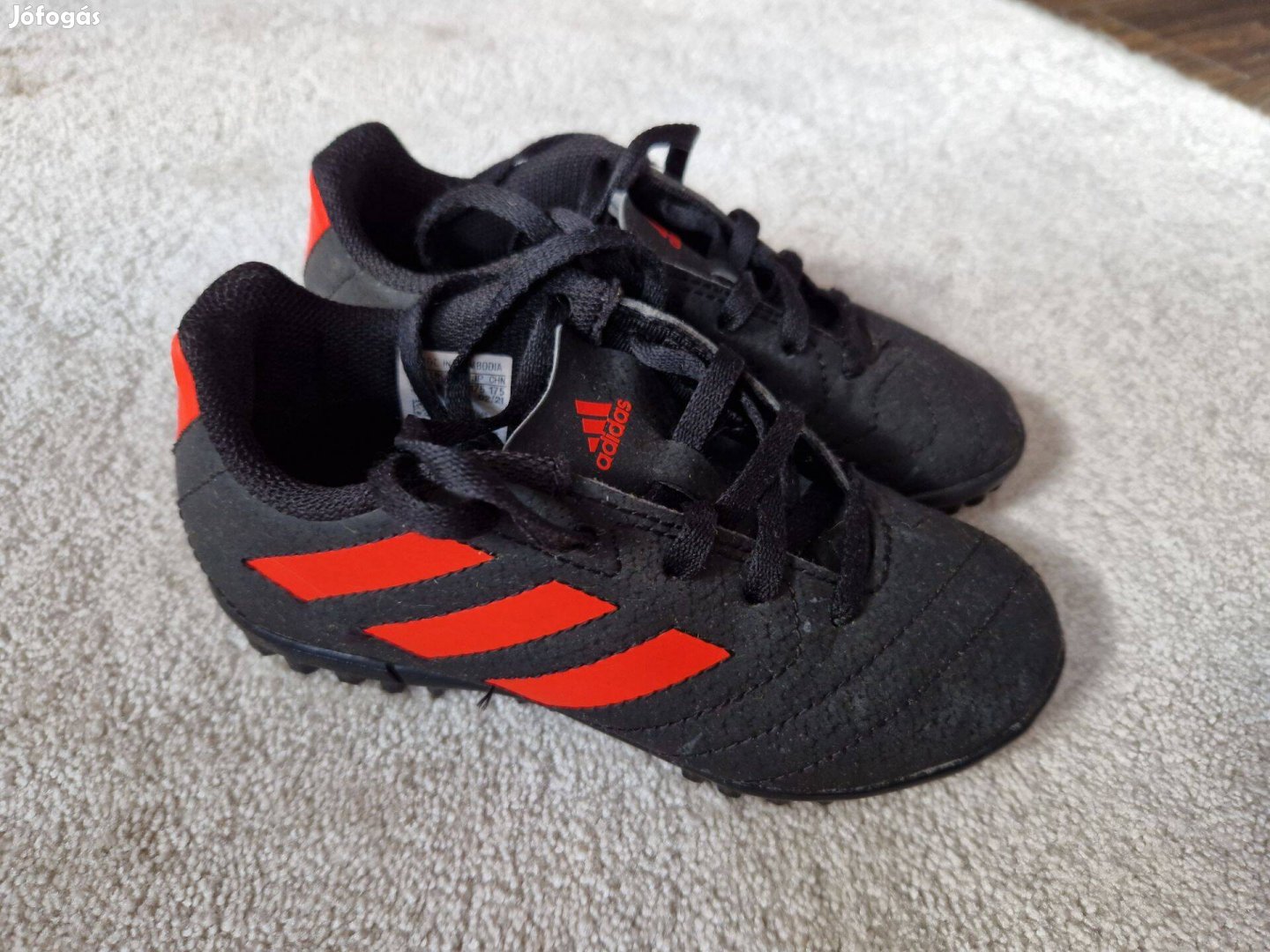 Adidas foci cipő, 29-es méret