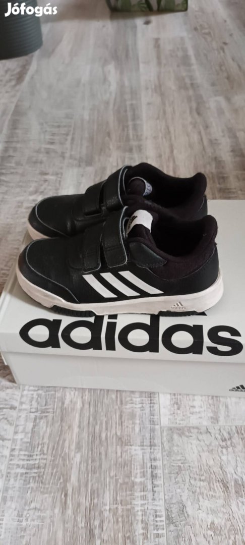 Adidas gyerek cipő 32