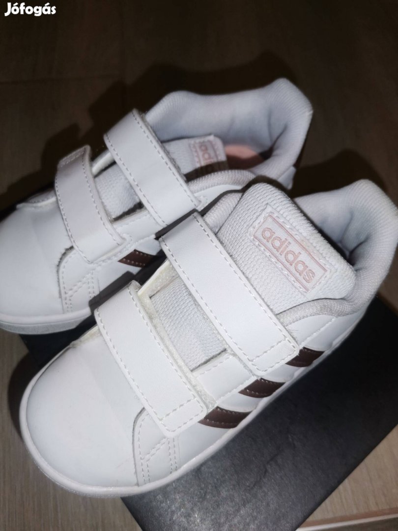 Adidas gyerek cipő 