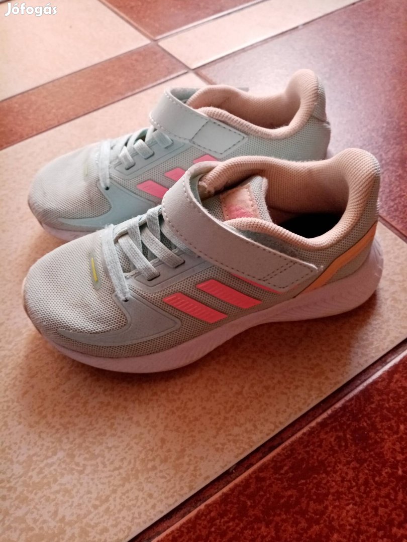 Adidas gyerek cipő eladó