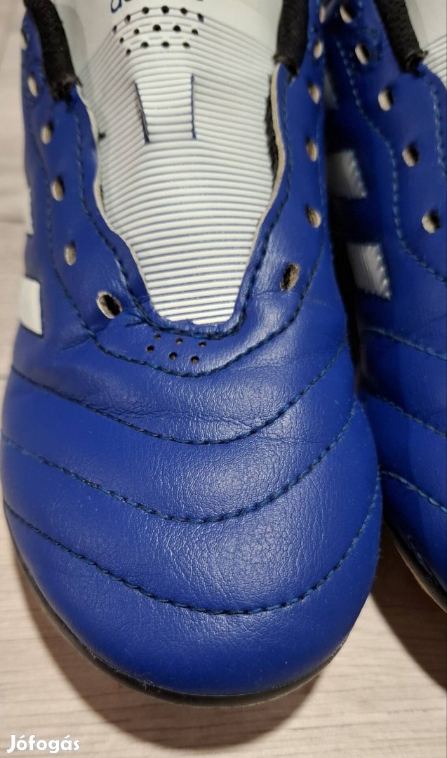 Adidas gyerek focicipő  33