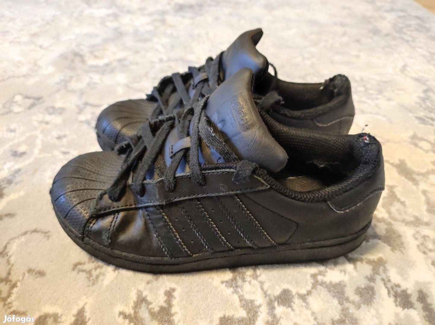Adidas gyerekcipő 33 méretű bőr eladó