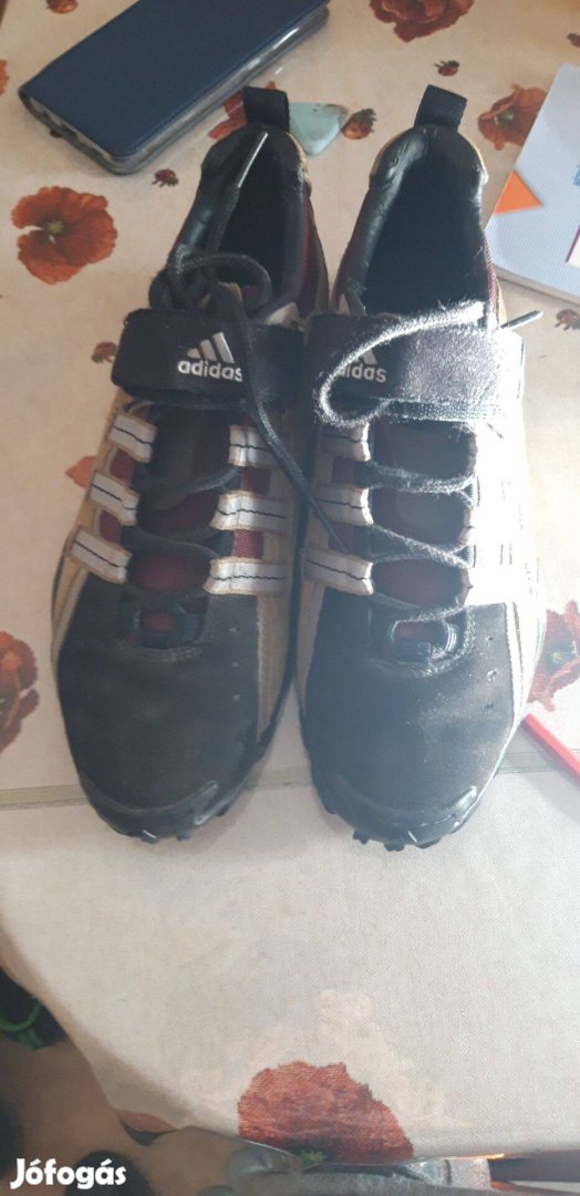 Adidas kerékpáros cipő 42-s méret