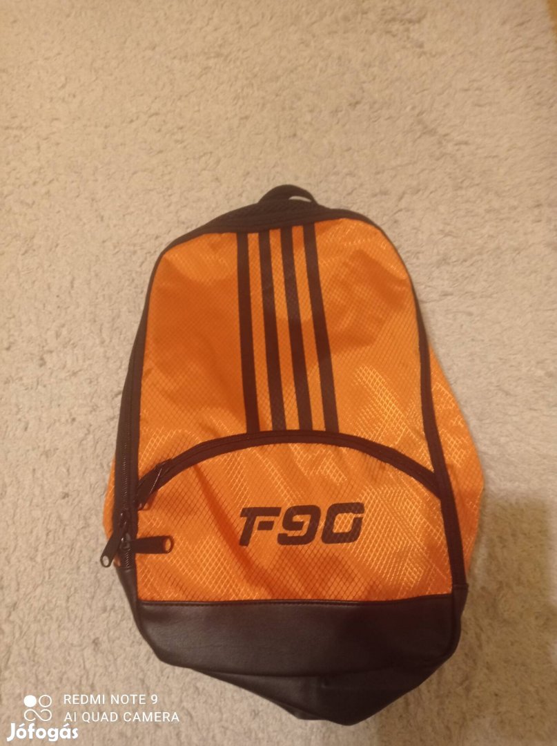 Adidas kis táska 