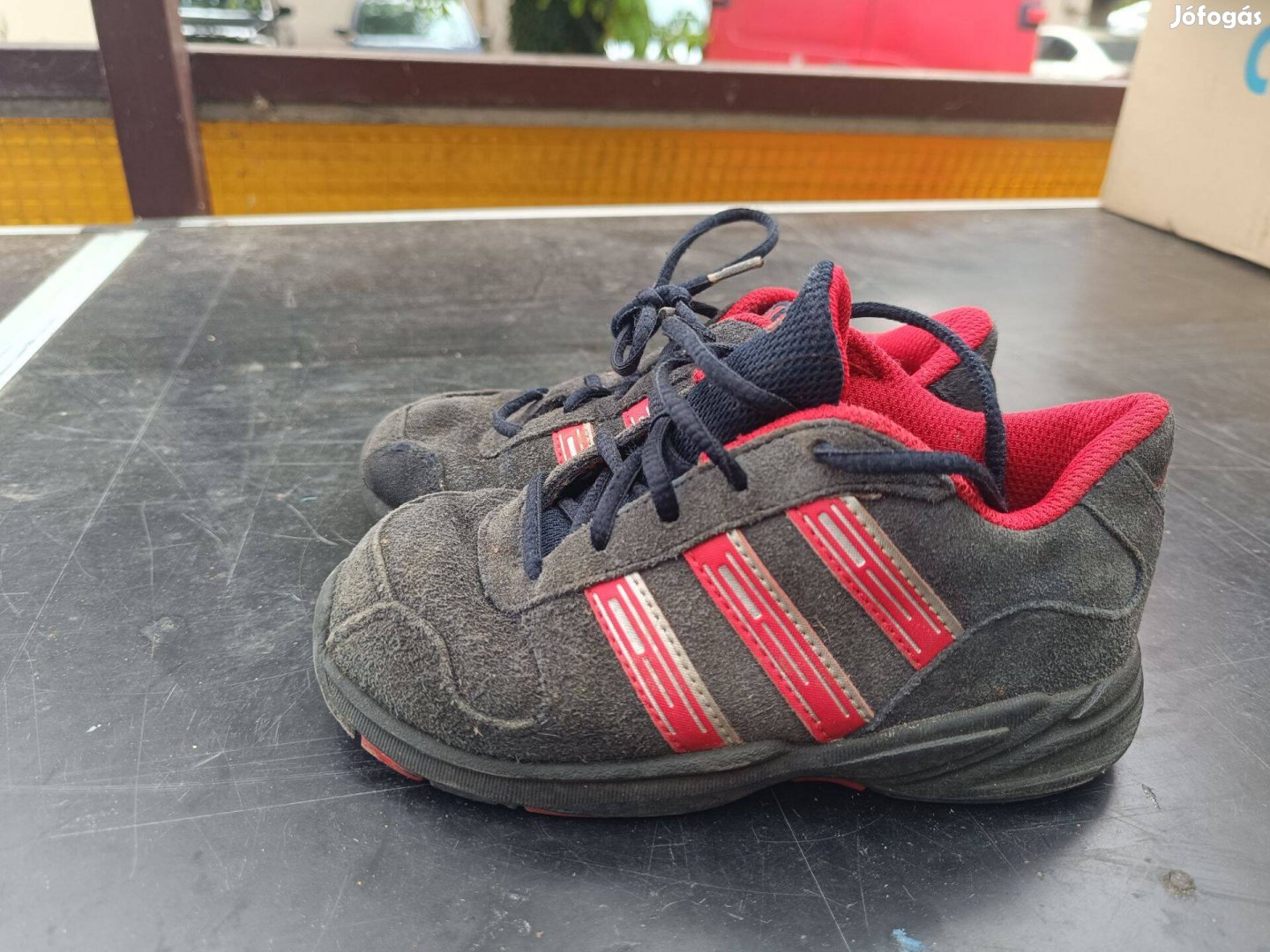 Adidas kiscipő 26-os zozizo