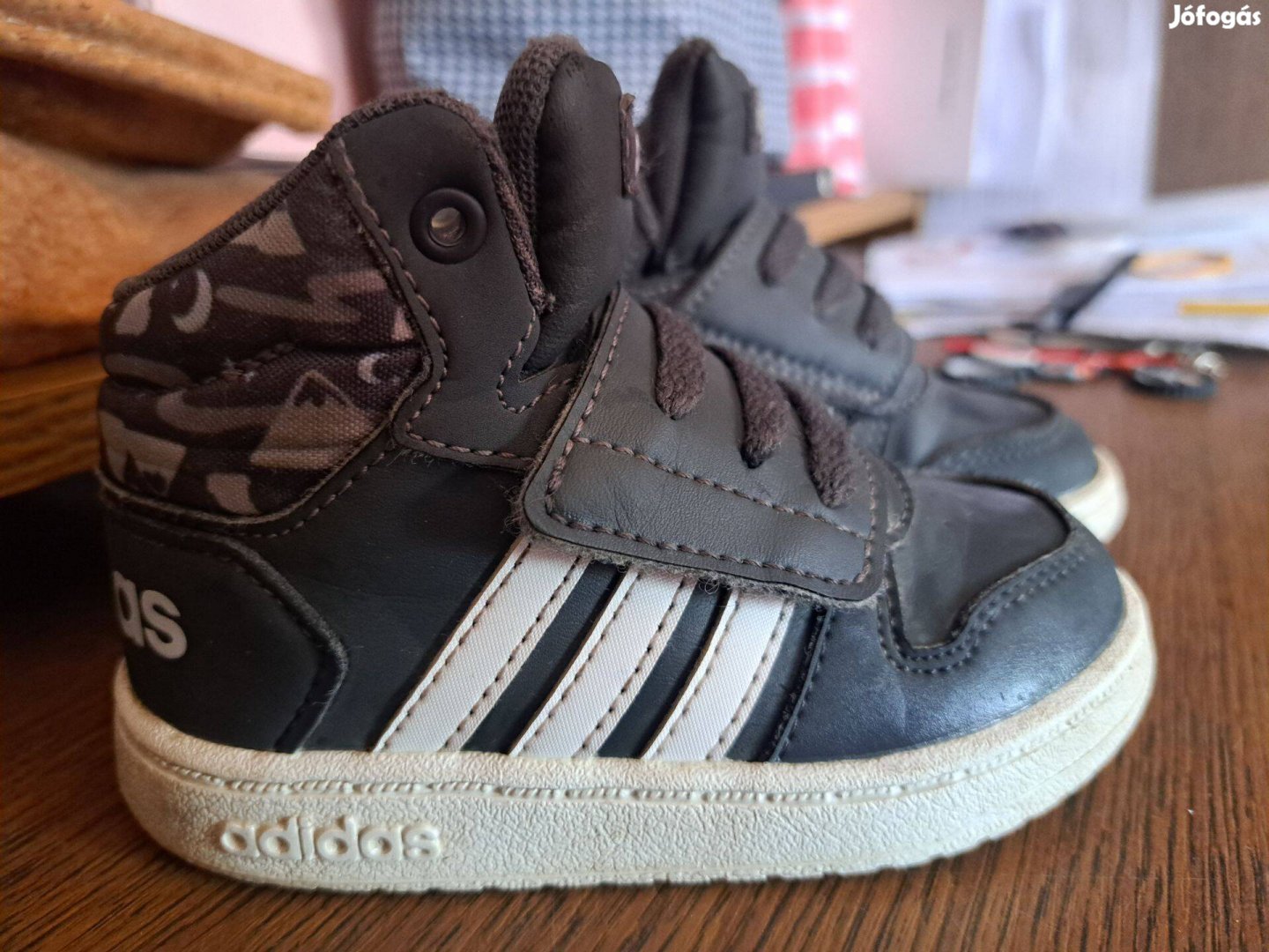 Adidas kiscipő