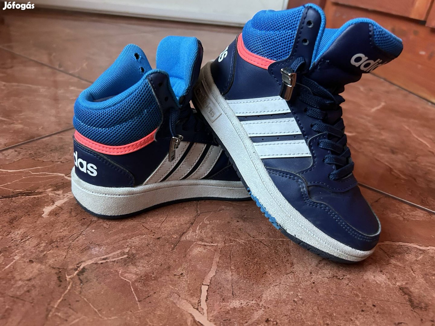 Adidas kisfiú 28 as boka cipő ajándék pauccsal eladó