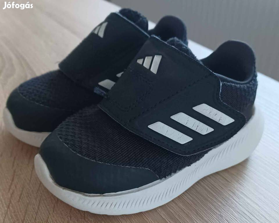 Adidas kisfiú cipő 20-as méret