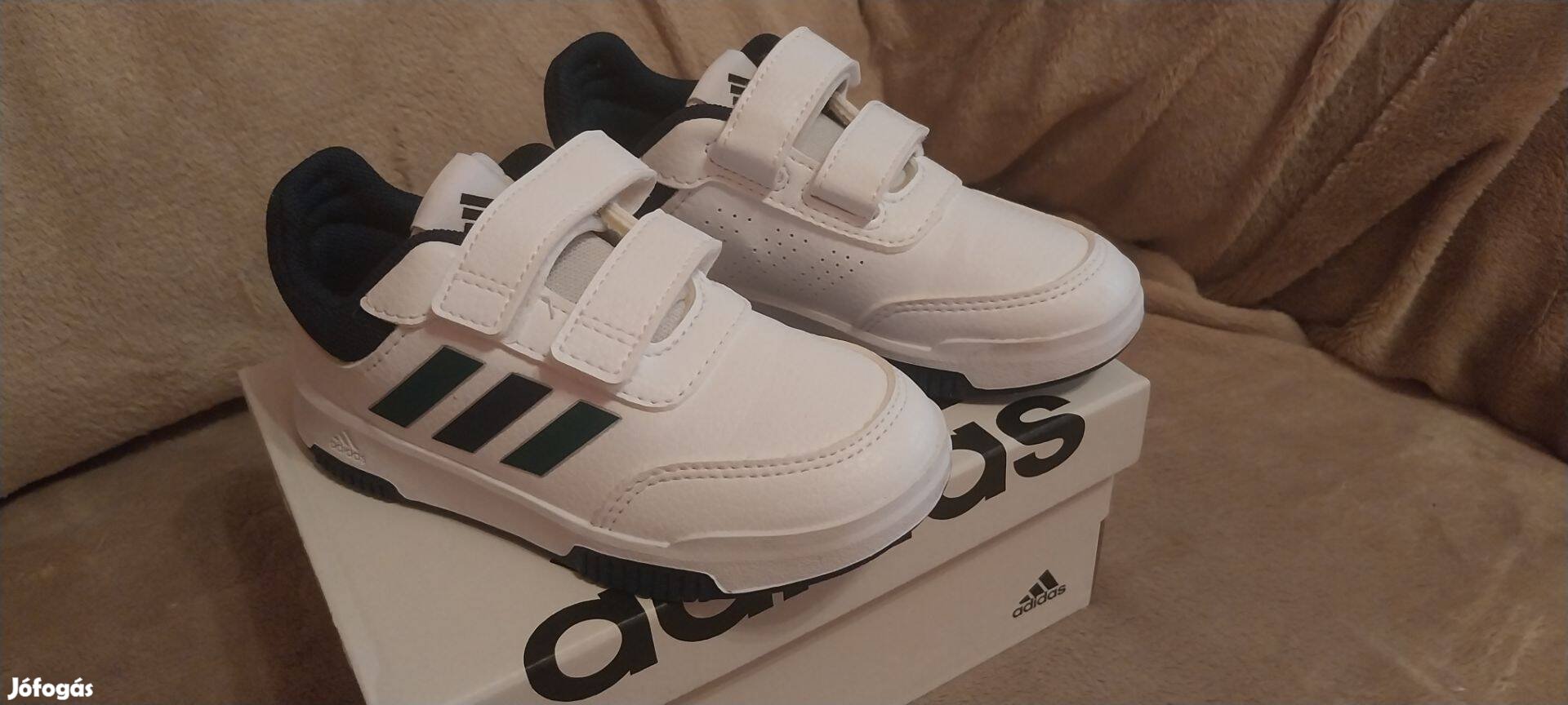 Adidas kisfiú cipő, 26-os