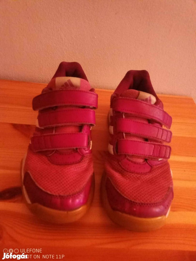 Adidas lány cipő 34
