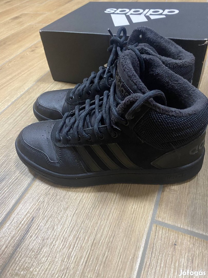 Adidas magas-szárú cipő 43 1/3