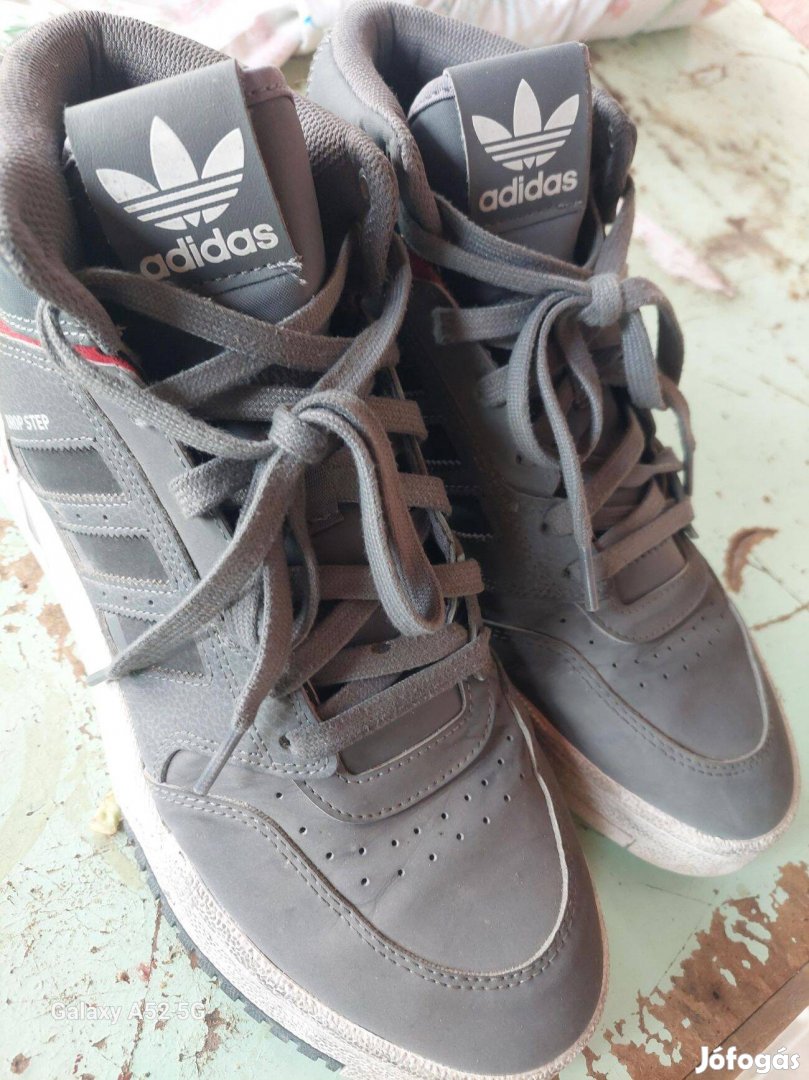 Adidas magasszárú cipő 41,5-es