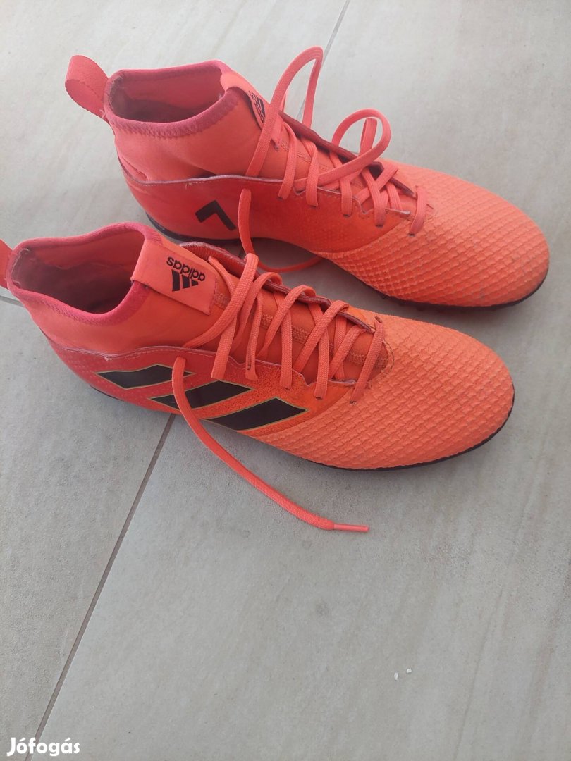 Adidas műfüves 42-es foci cipő 