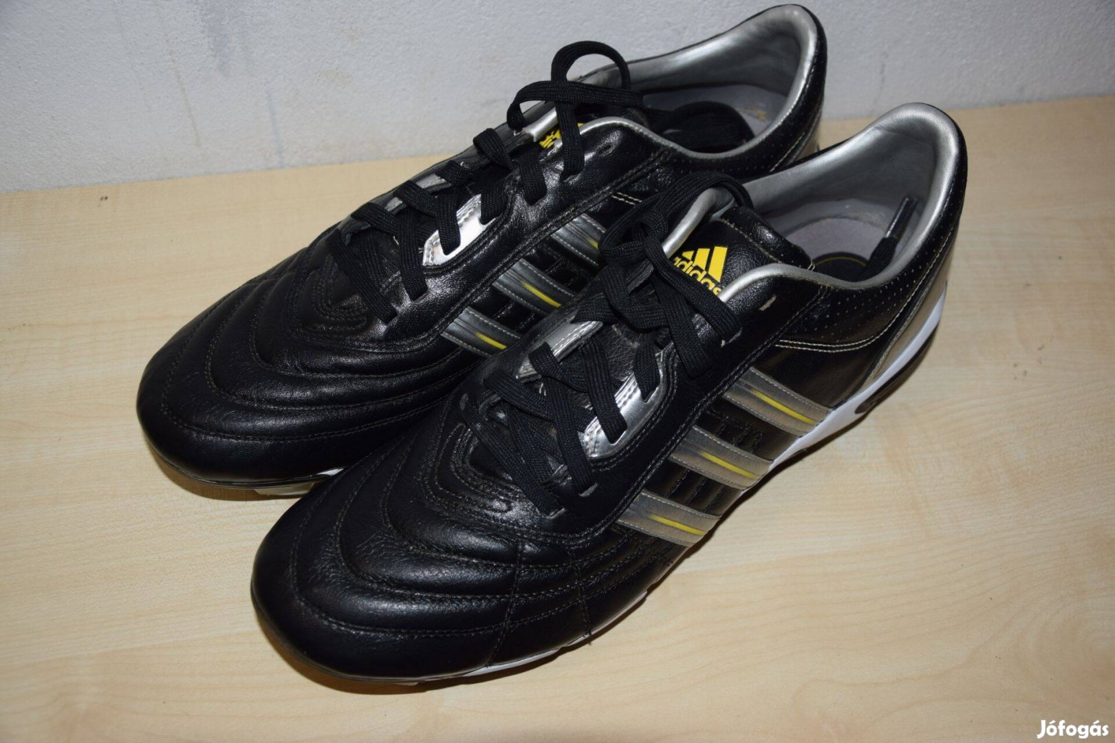 Adidas nagy méretű foci cipő (méret:50)