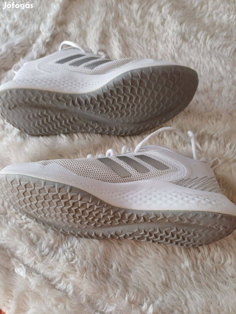 Adidas női sportcipő
