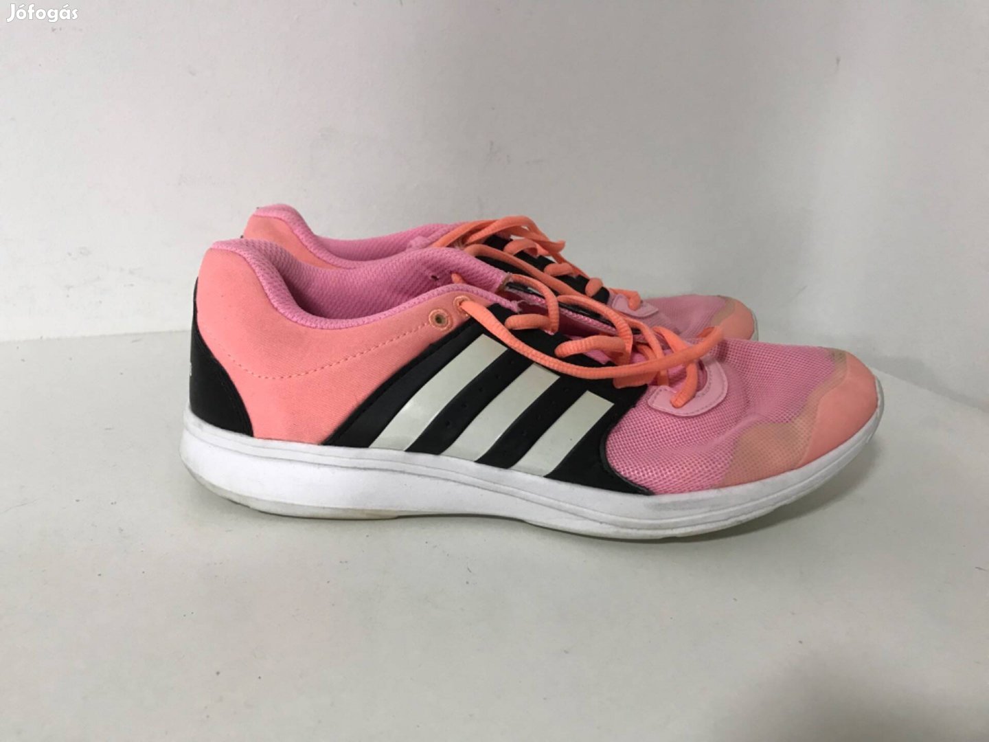 Adidas női sportcipo eur39 méret