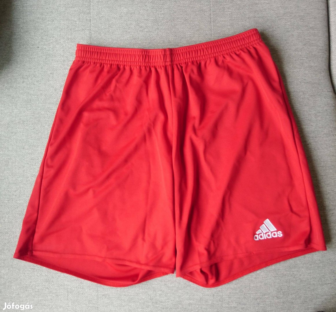 Adidas rövidnadrág piros M-es