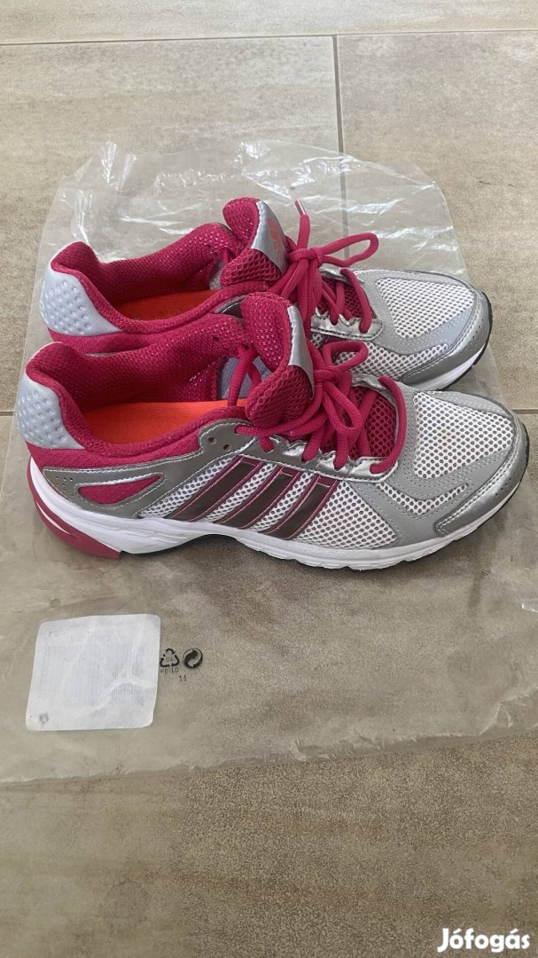 Adidas rum Smart 37,5-es női futó cipő 