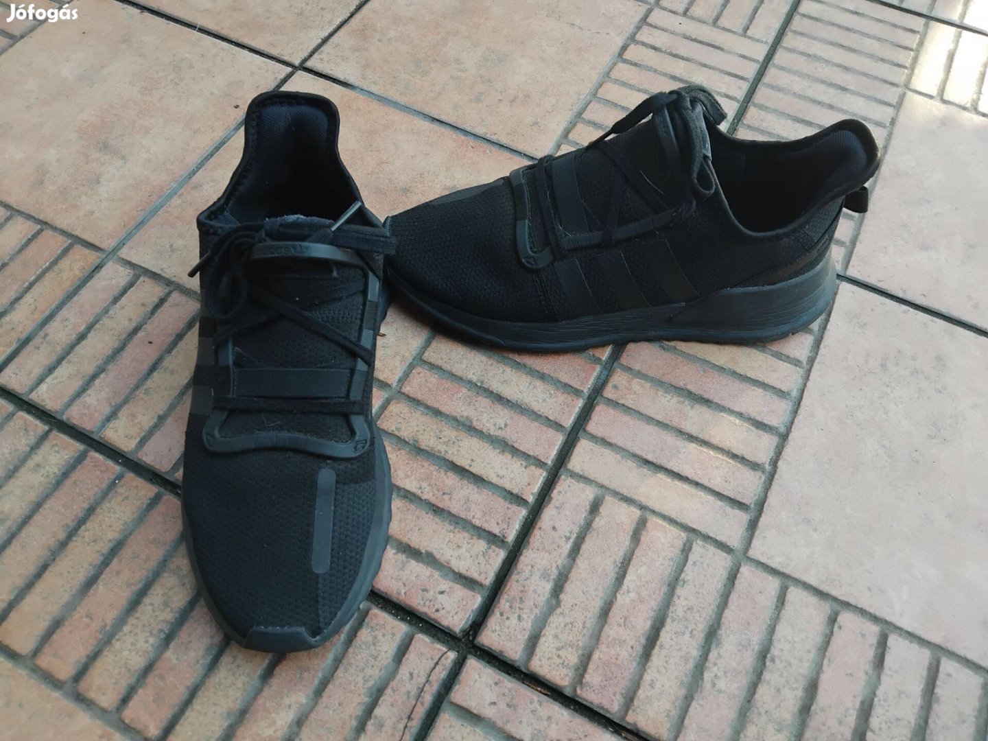 Adidas sneaker cipő 44