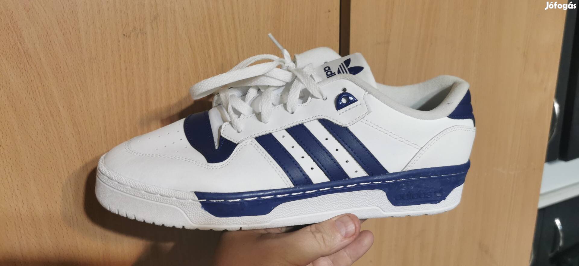 Adidas sport cipő 43.5. 
