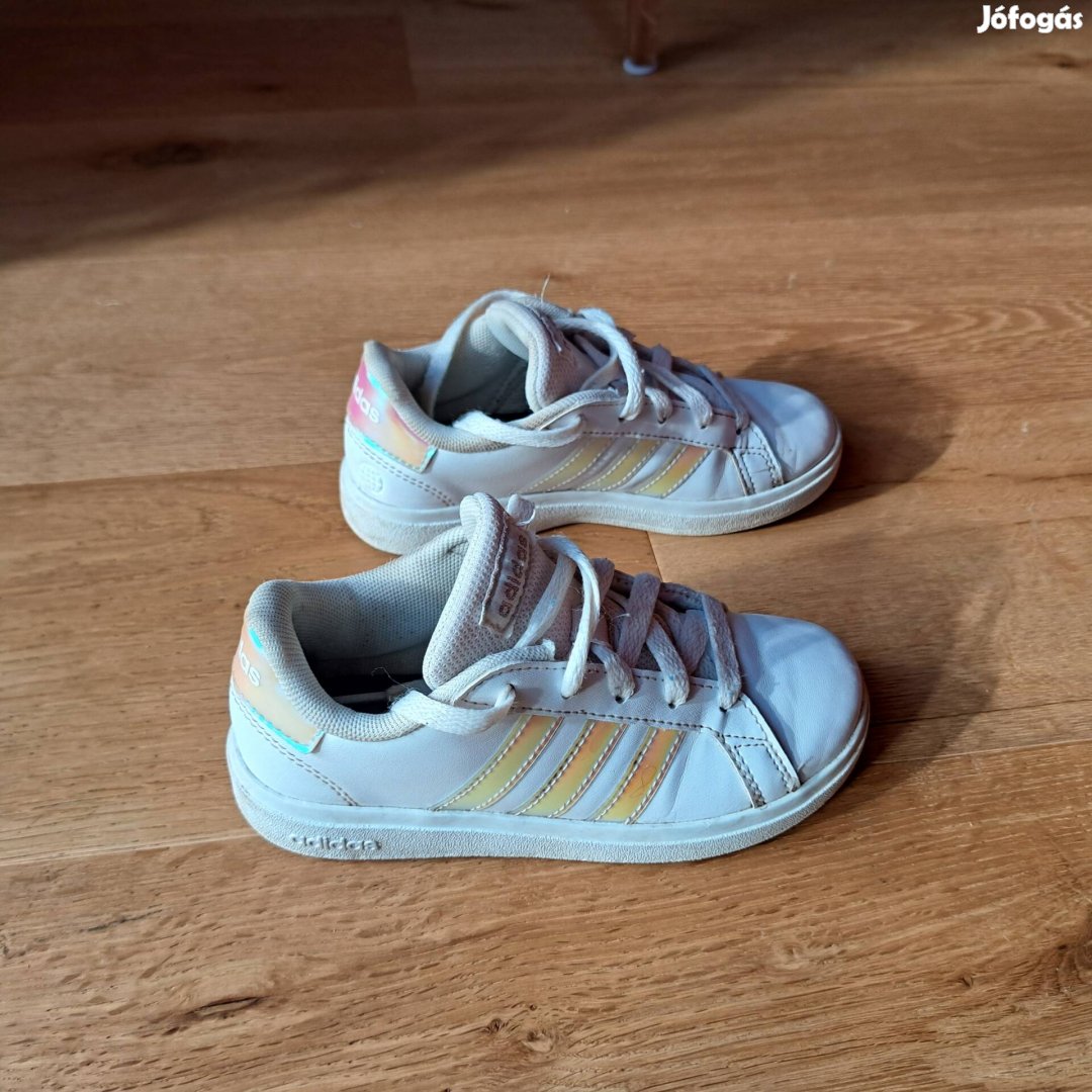 Adidas sportcipő 29-es 