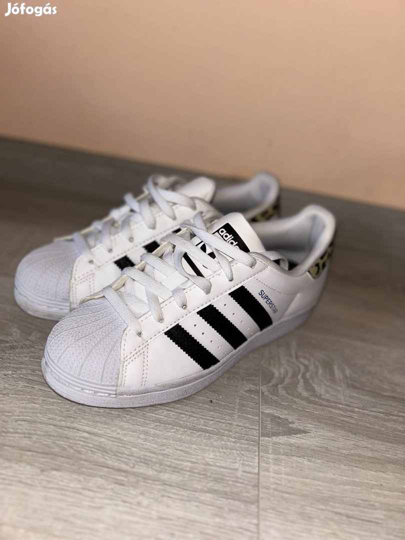 Adidas sportcipő