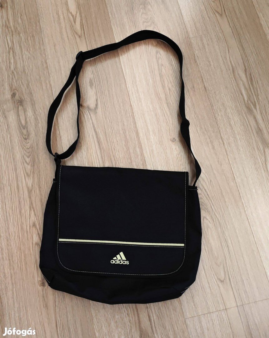 Adidas sportos női táska