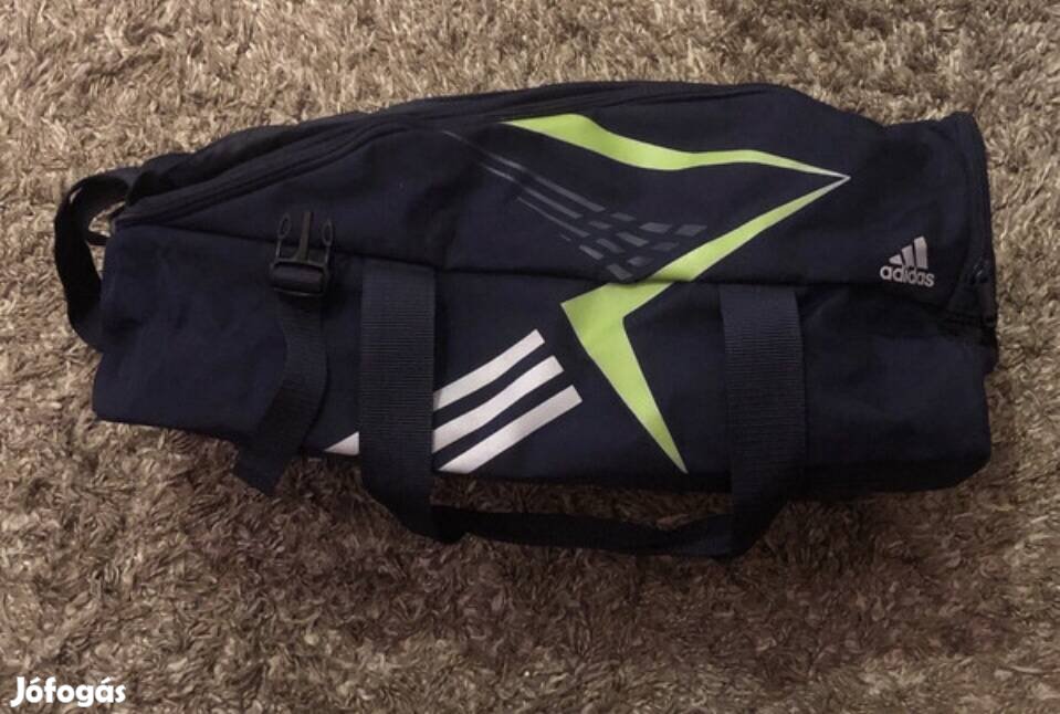 Adidas sporttáska labdatartóval