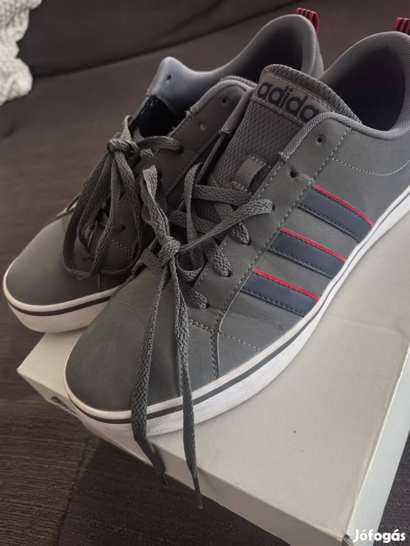 Adidas szürke 44-es eladó