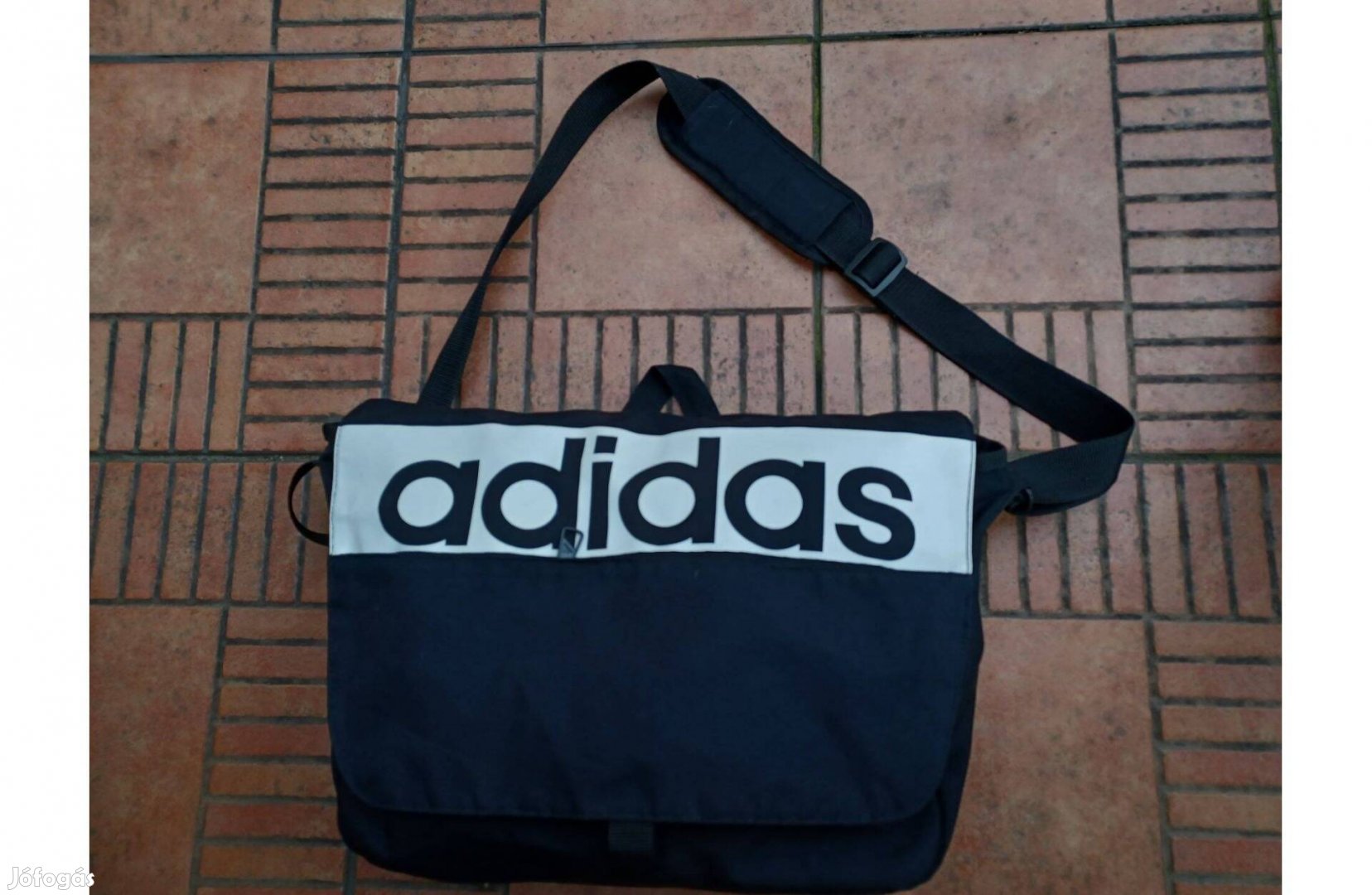 Adidas táska válltáska