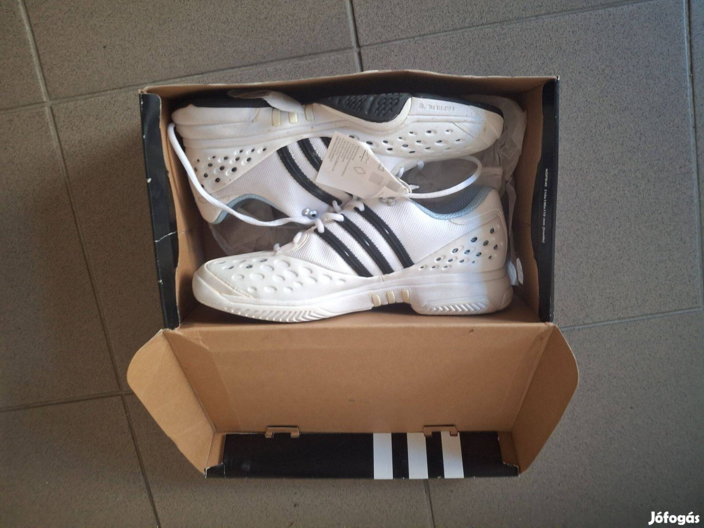 Adidas teniszcipő. 40