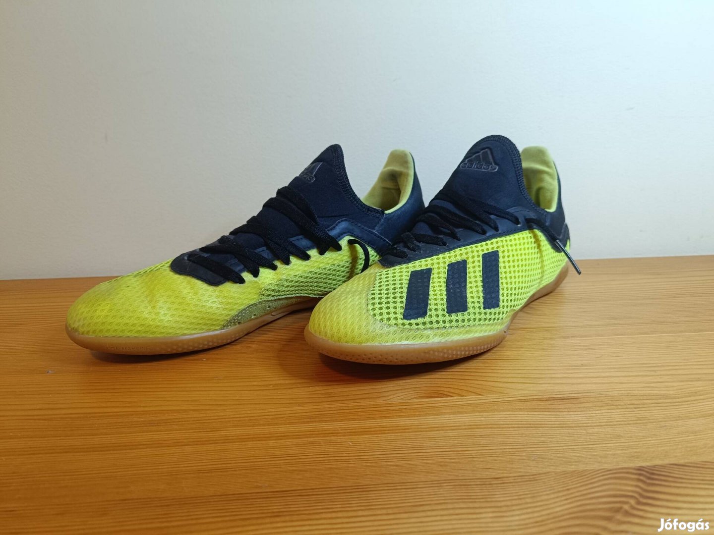 Adidas terem focicipő 