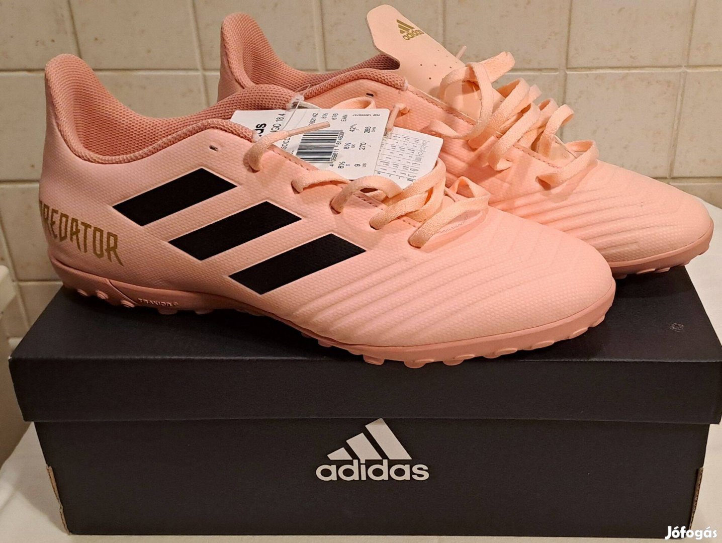 Adidas tornacipő