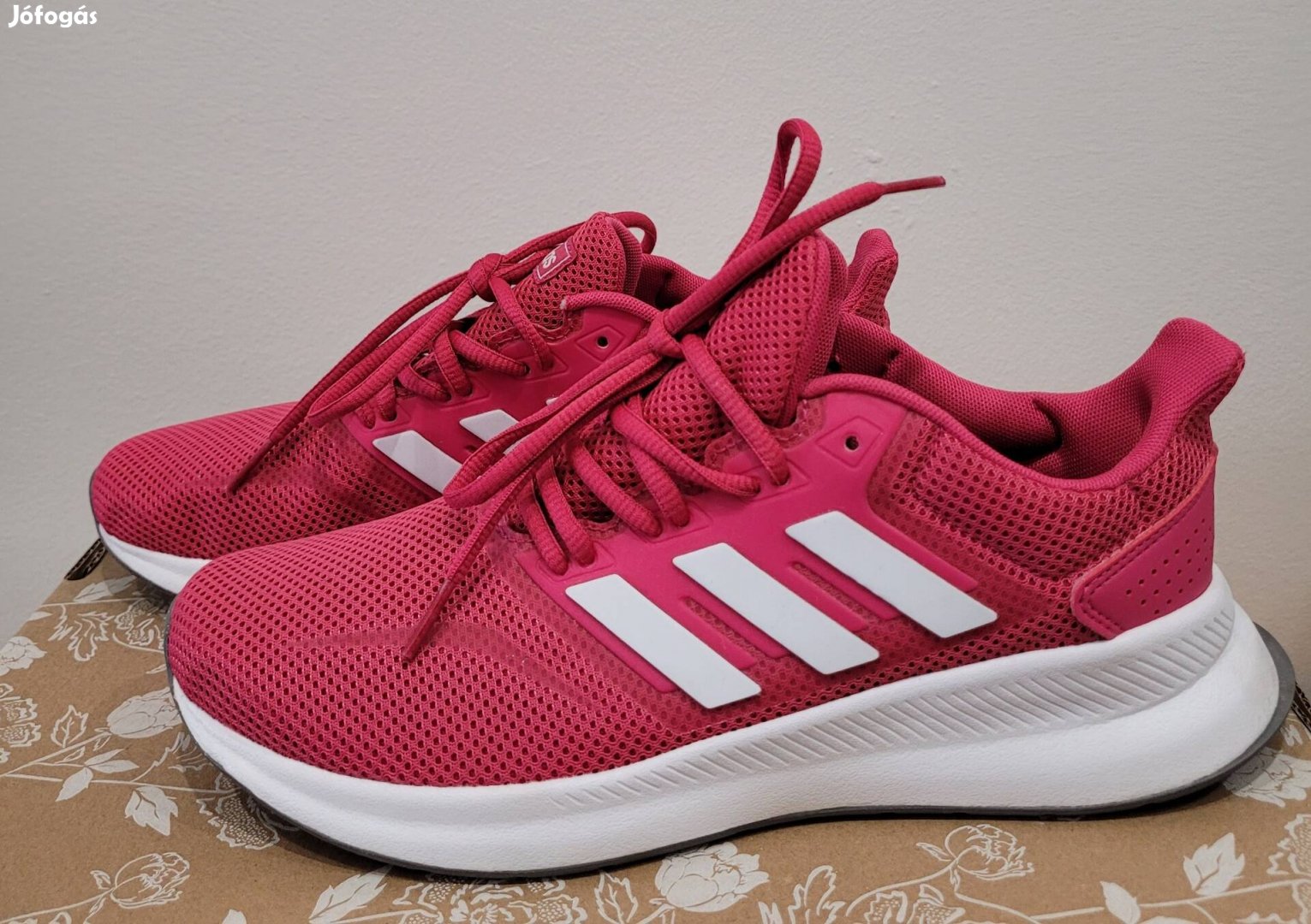 Adidas új 39-es női cipő