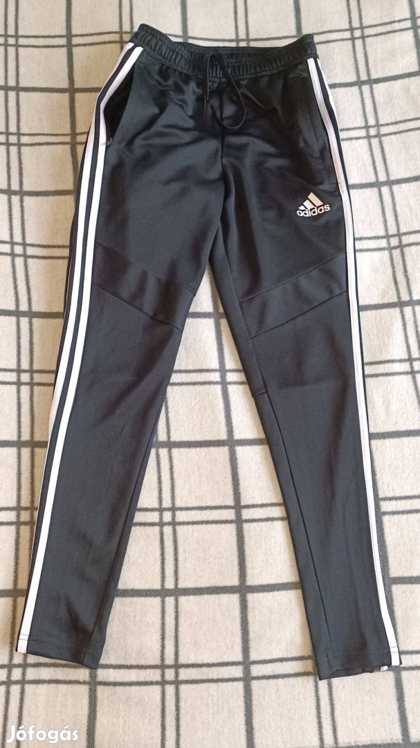 Adidas új XS sportnadrág