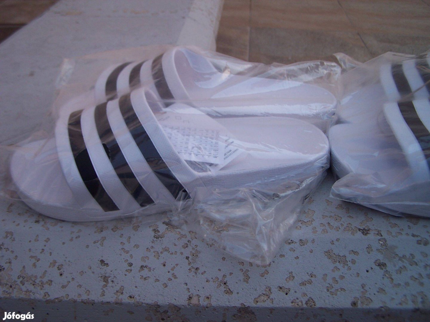 Adidas újj 42-es papucs,