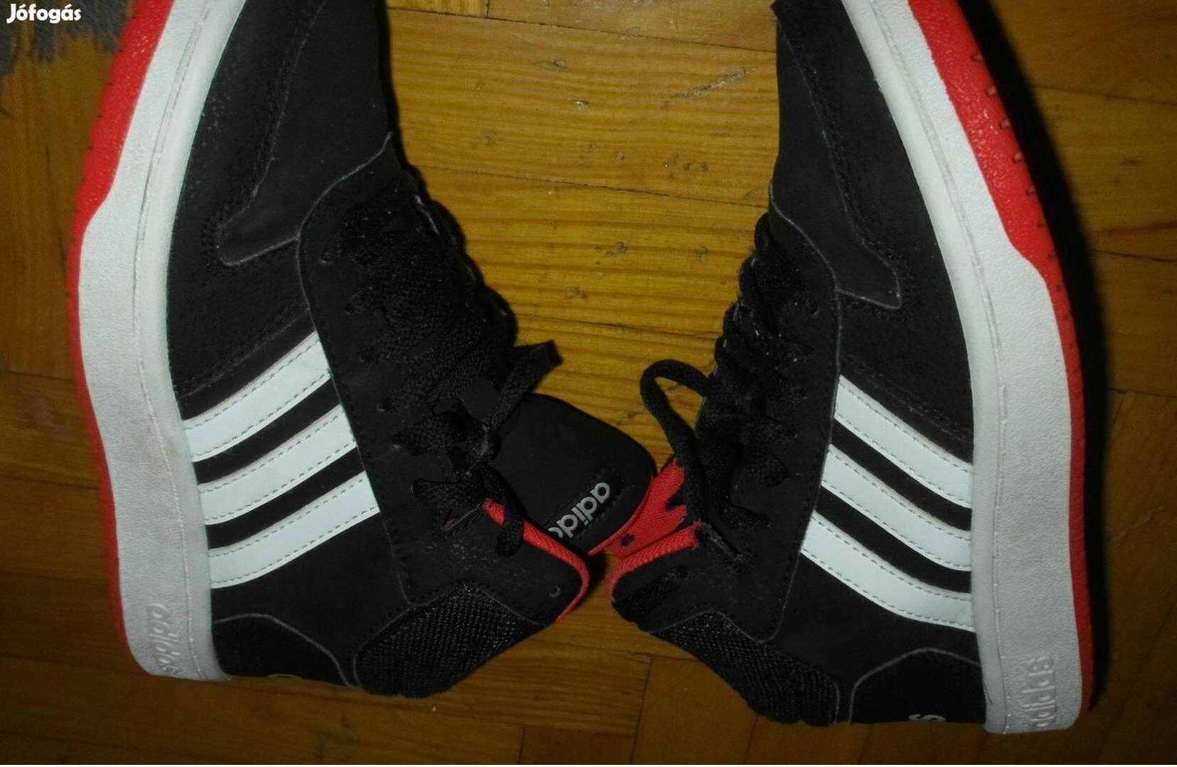 Adidas újszerű sportcipő 38-as 23,5 cm