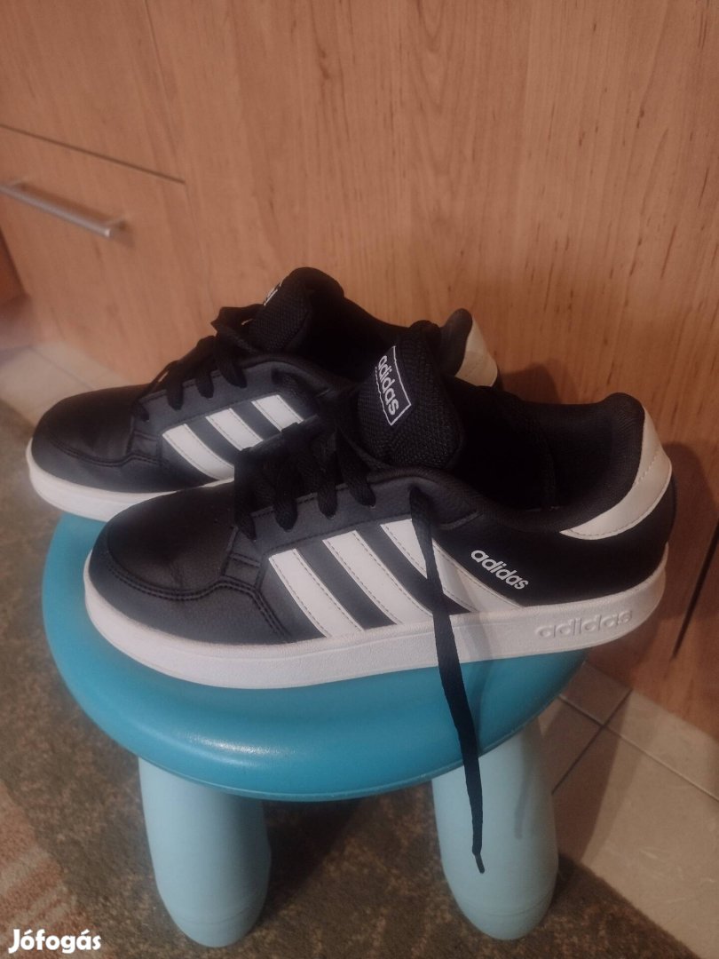 Adidas unisex cipő (női, fiú) 37-37,5 méretben 