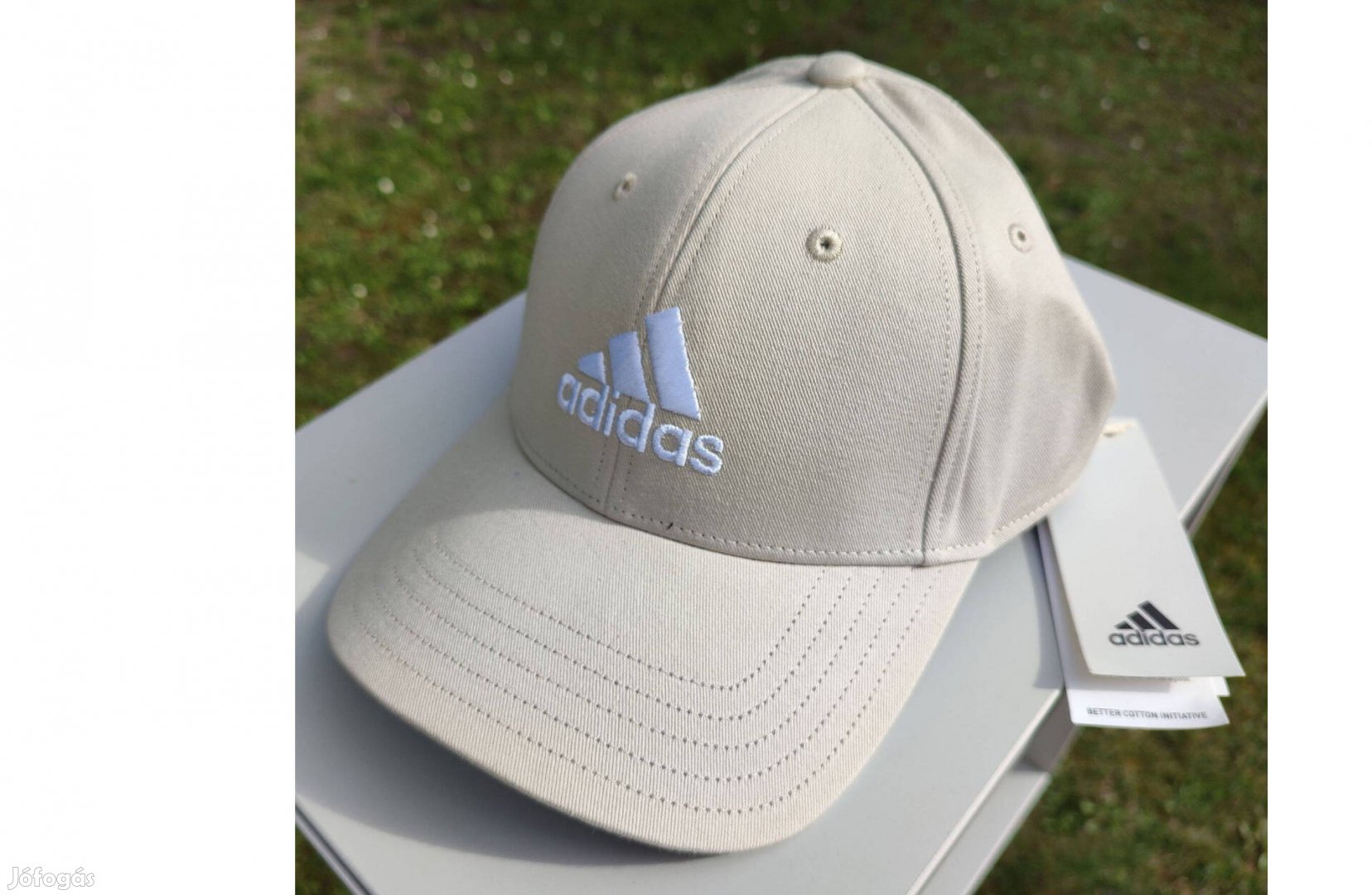 Adidas vajszínű baseball sapka