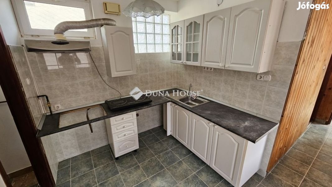 Adonyi eladó 70 nm-es ház