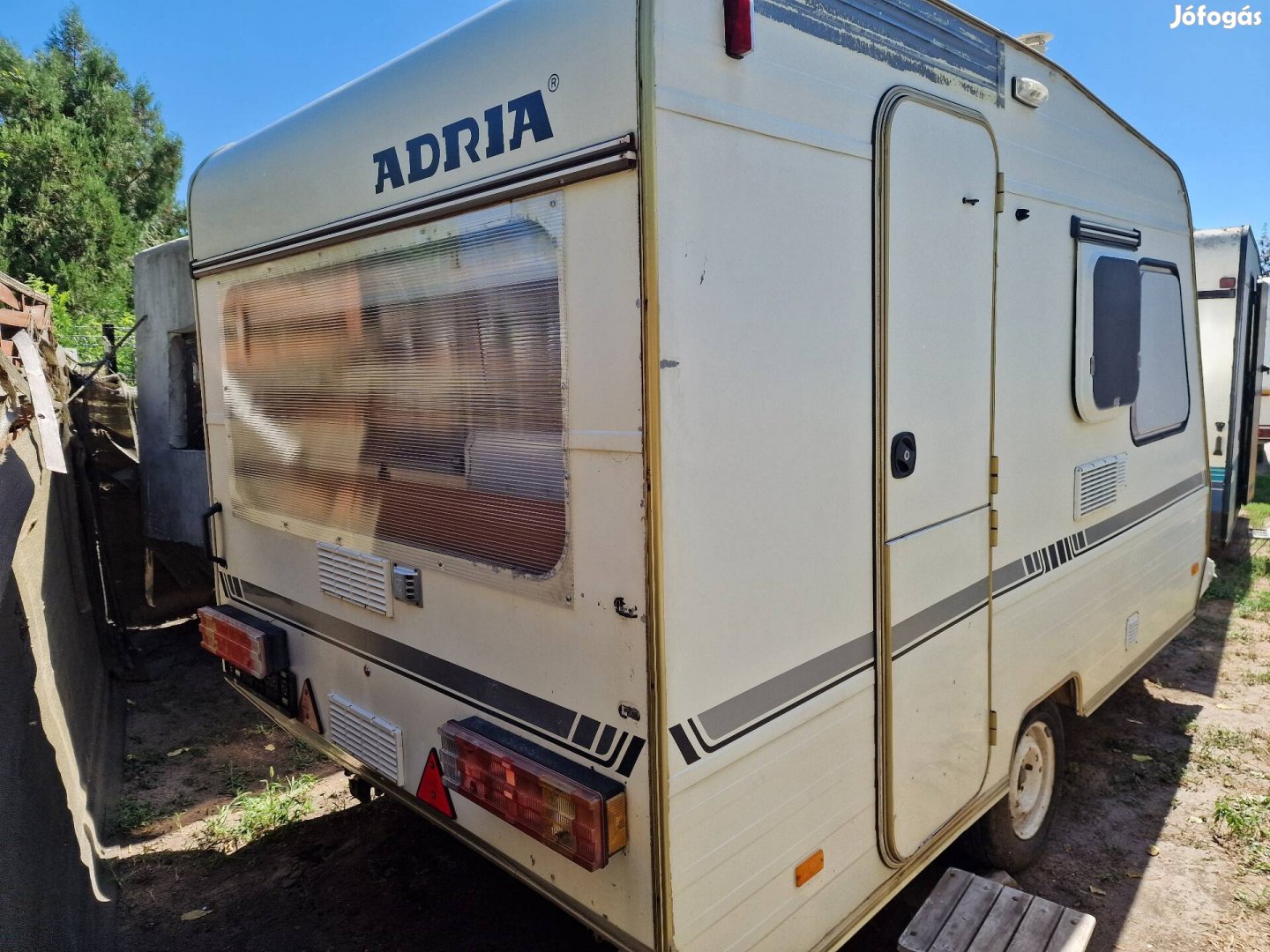 Adria 400 lakokocsi (-100.000 Ft Akcios) zuhany,wc,bojler 