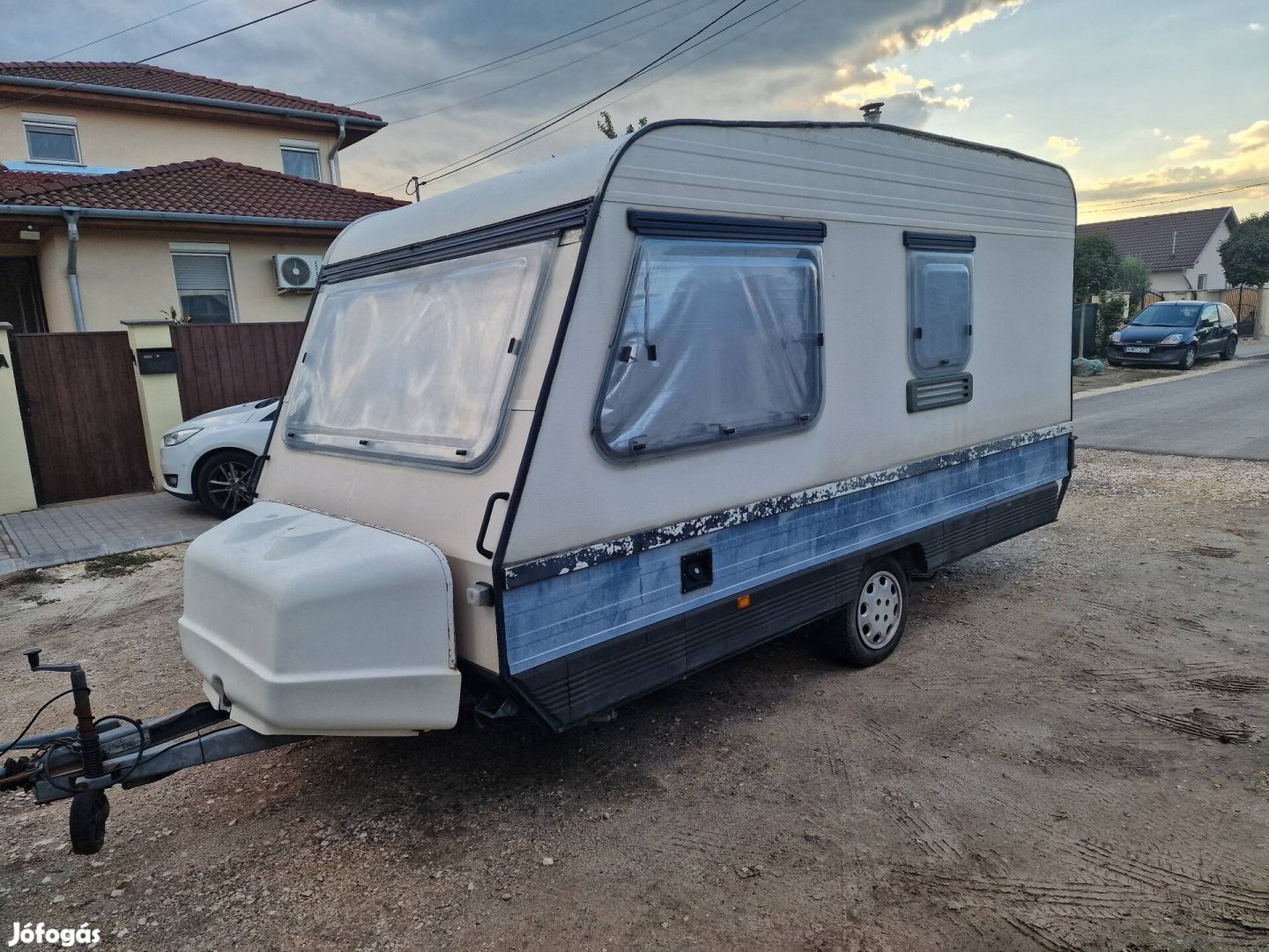 Adria 400 magyar papiros vizsgaztathato elosatras lakokocsi