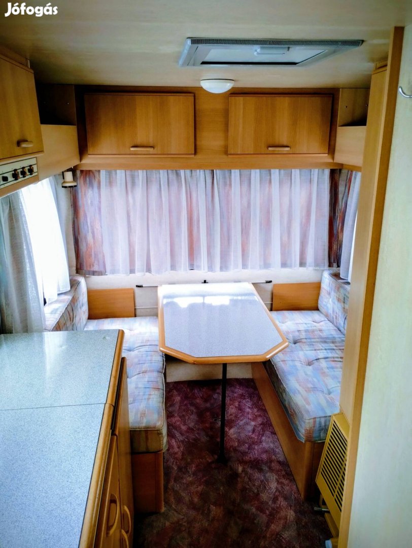 Adria 420 4fős lakókocsi Magyarforgalmi