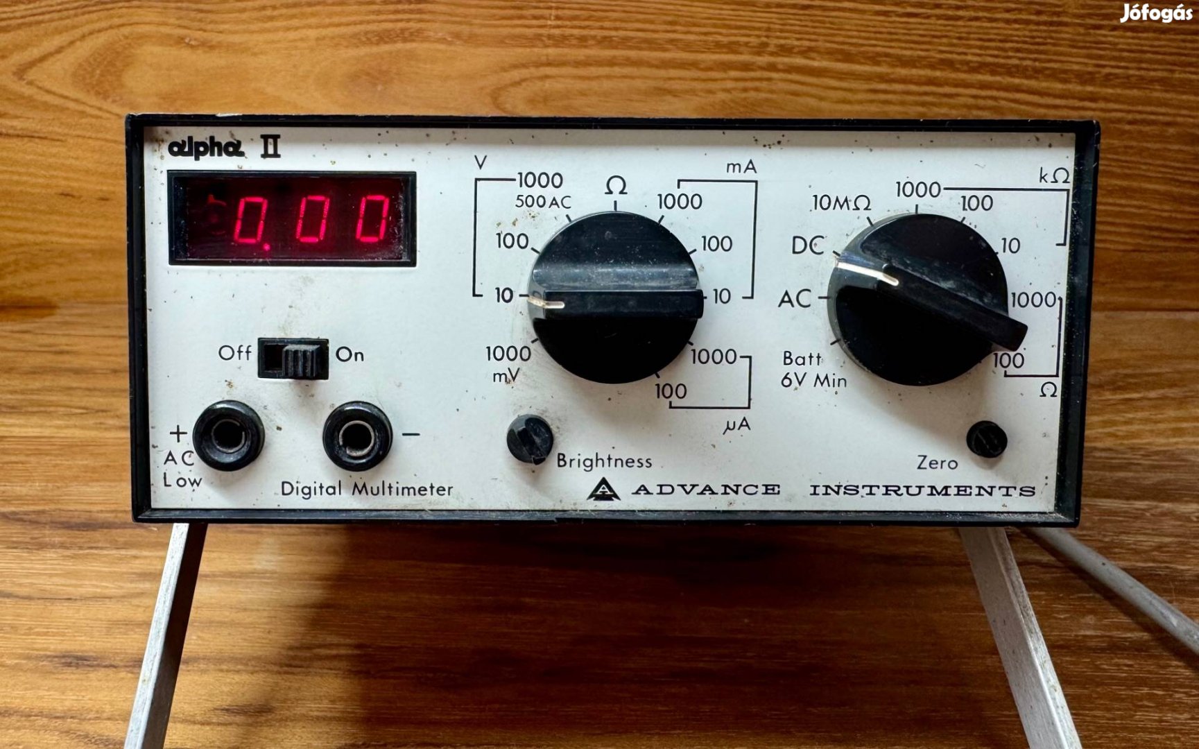 Advance Instrument Alpha II. digitális asztali multiméter