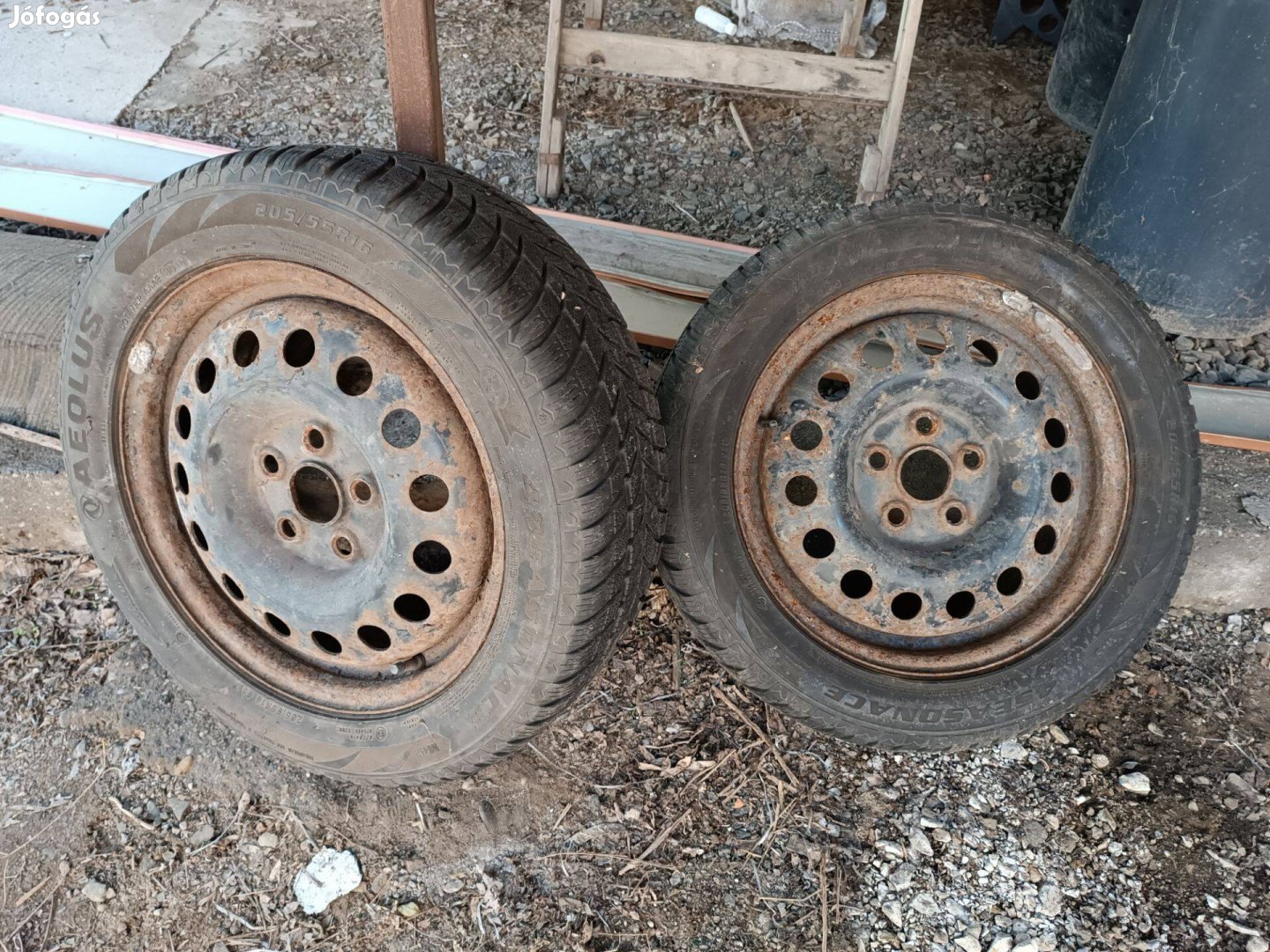 Aeolus 205/55R16 4 évszakos autógumi, 2 db eladó