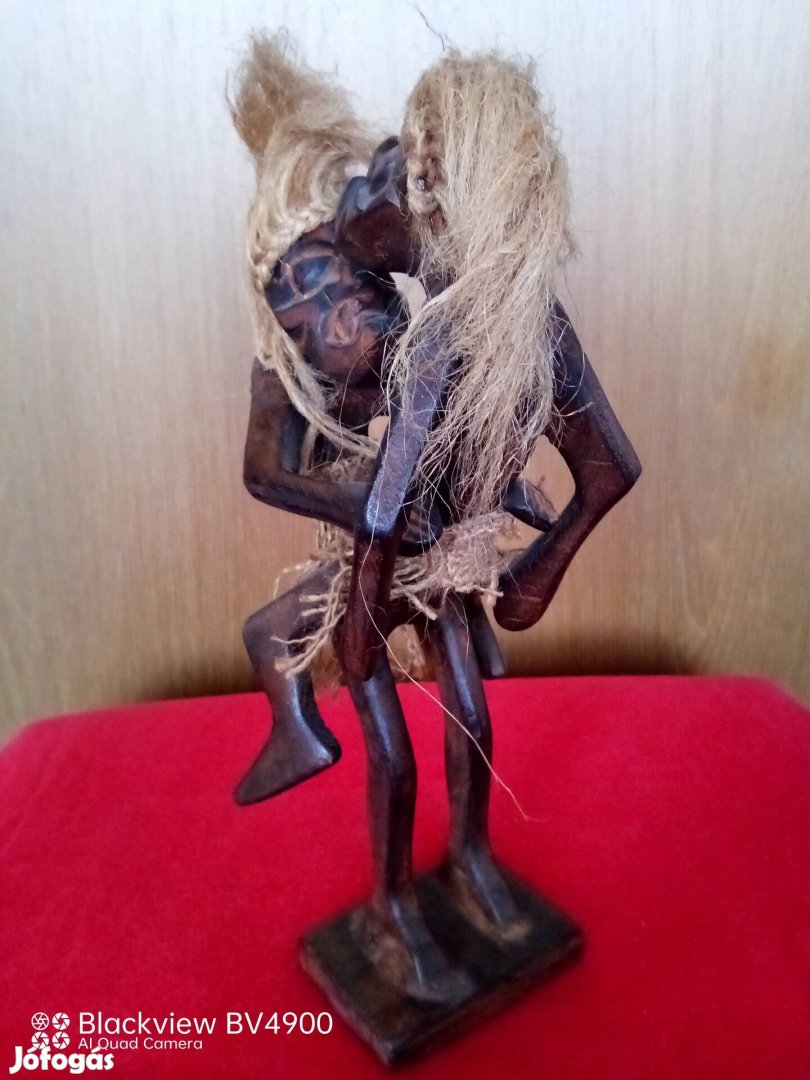 Afrikai faragott figurák szobor pár