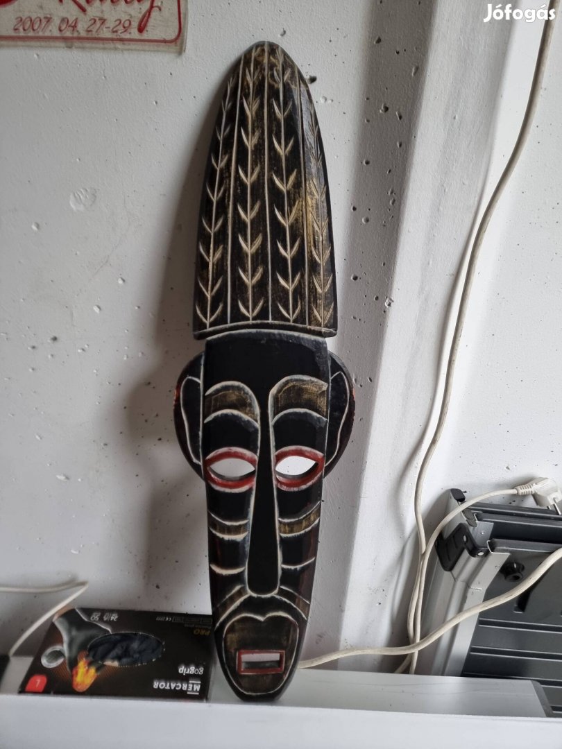 Afrikai maszk fából 